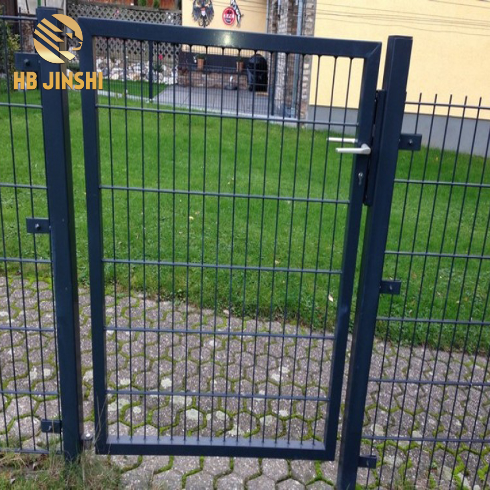 Металеві садові ворота з квадратною трубою 1,5 м H із замком для дитячого майданчика