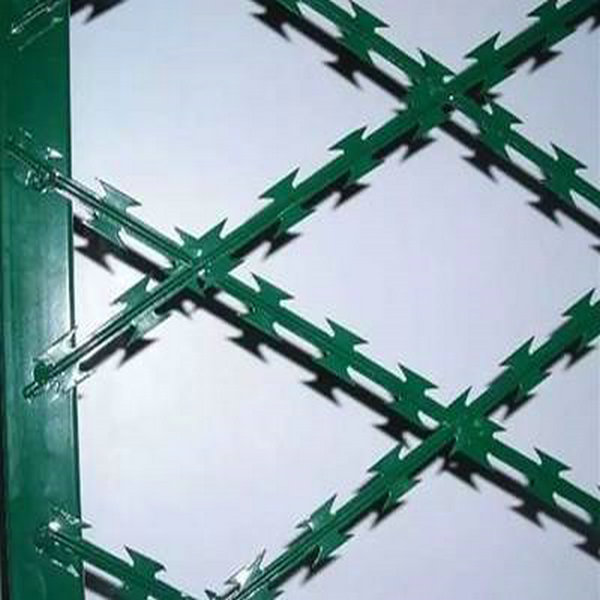 Malla de alambre de navaja soldada recubierta de PVC 15×30,7.5×15